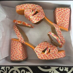 🧡Marc Fisher Woven Platform Sandals🧡